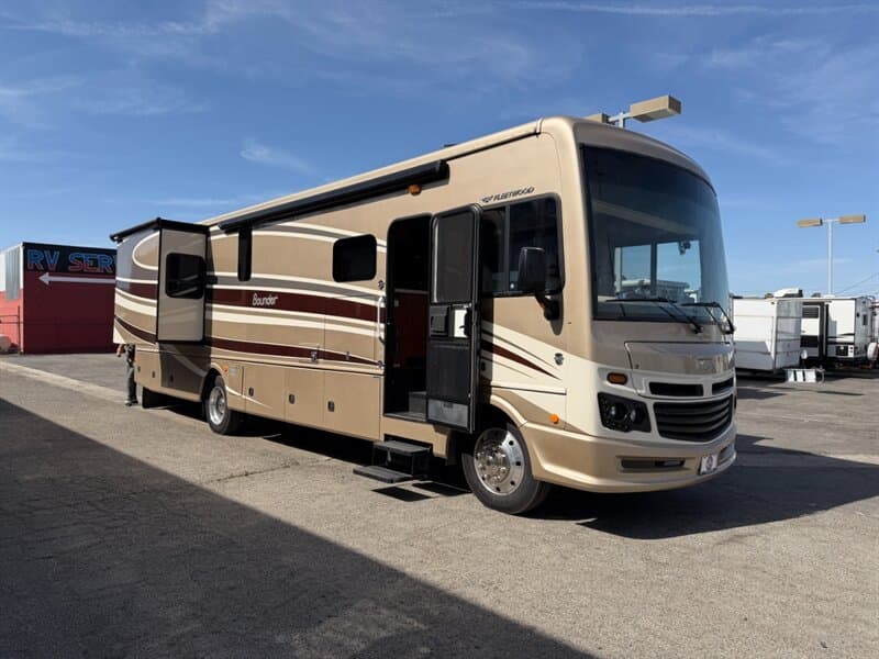 2016 Fleetwood Bounder 35K at WeRV